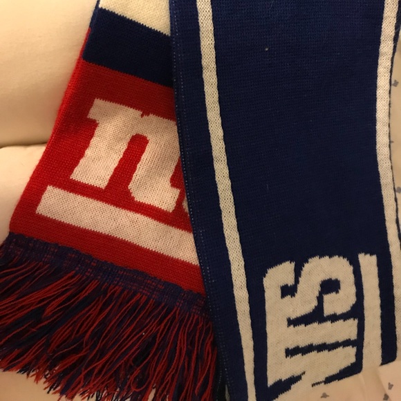 NY Giants scarf - Picture 3 of 3